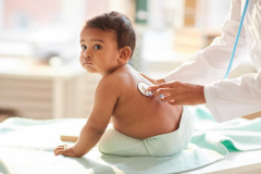 toddler-visiting-doctor-1